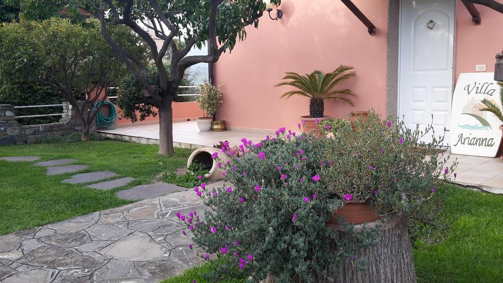 Azienda Agrituristica Villa Arianna Imperia Exterior photo